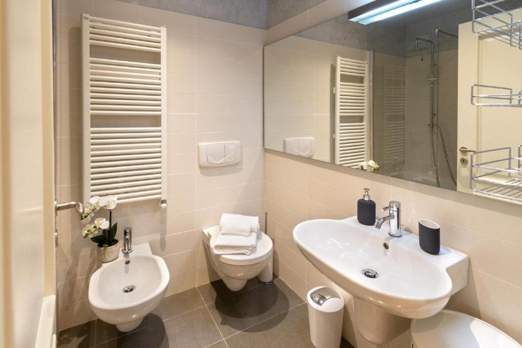 Hotel Tu Casa International Near Delhi Airport ニューデリー エクステリア 写真