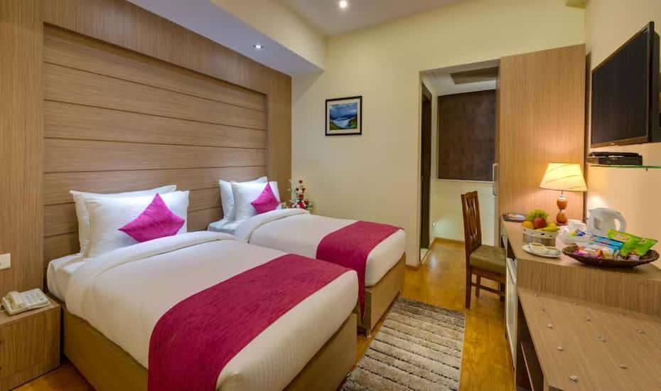 Hotel Tu Casa International Near Delhi Airport ニューデリー エクステリア 写真
